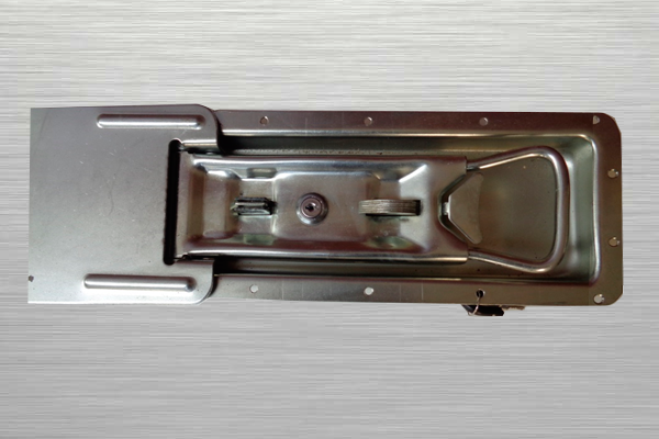 CERRADURA CON GARRA
